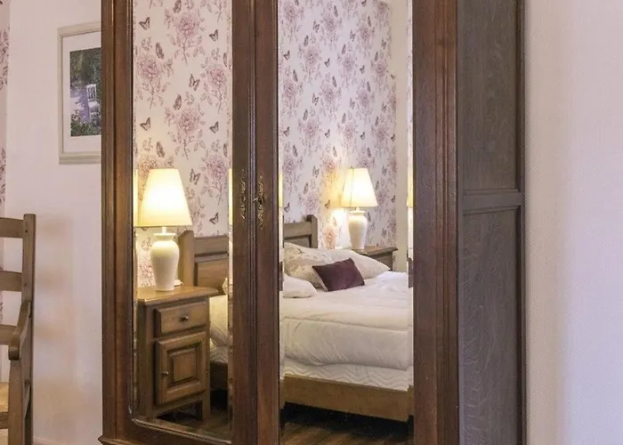 Gite Pour 12 Face Au Chateau De Thillombois Avec Jardin, Cheminee Et Equipements Pmr - Fr-1-585-38