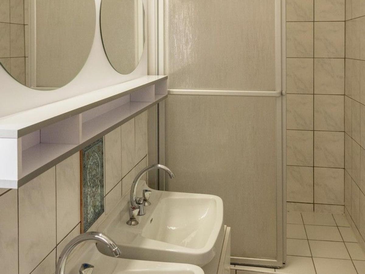 Pour 12 Face Au Chateau De Avec Jardin, Cheminee Et Equipements Pmr - Fr-1-585-38 Holiday home