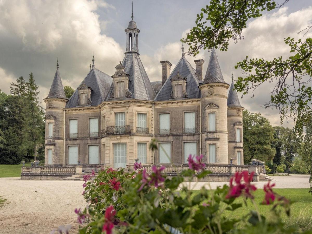 Pour 12 Face Au Chateau De Avec Jardin, Cheminee Et Equipements Pmr - Fr-1-585-38 * Thillombois